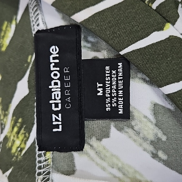 Liz Claiborne Palm Printed Blouse Green and White with pleated neckline Size MT - Picture 8 of 9